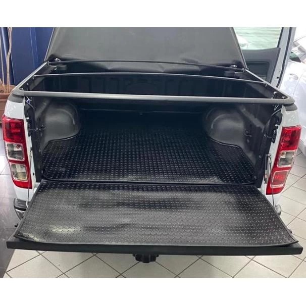nissan np300 single cab bed liner for sale in kenya (2010 present)