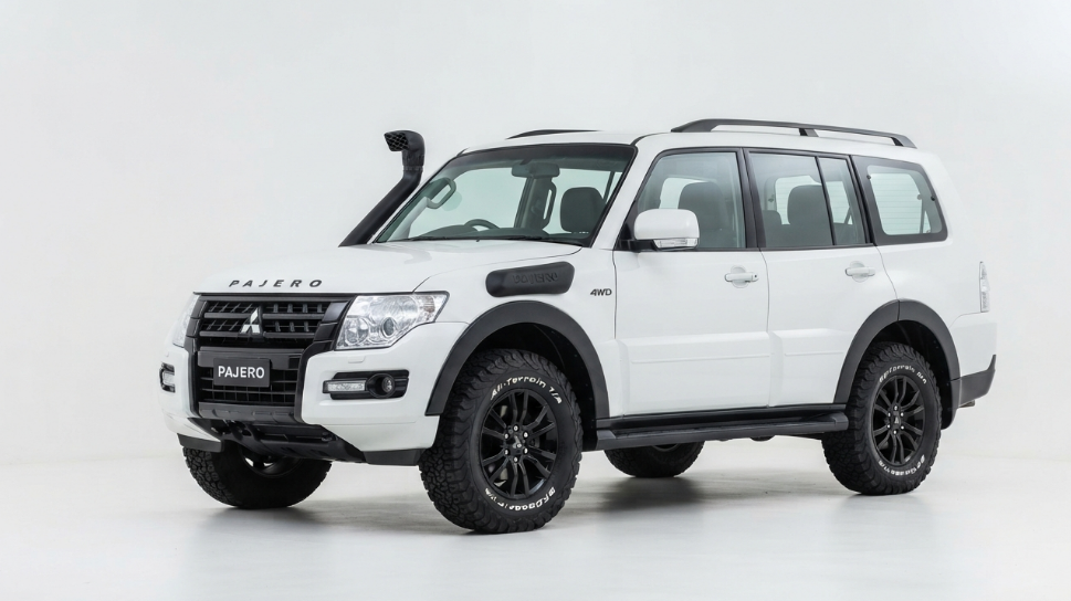 Mitsubishi Pajero Snorkel in Kenya