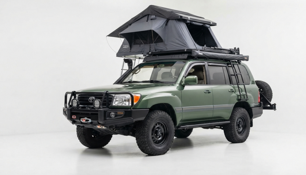 Toyota Land Cruiser Rooftop tent in Kenya